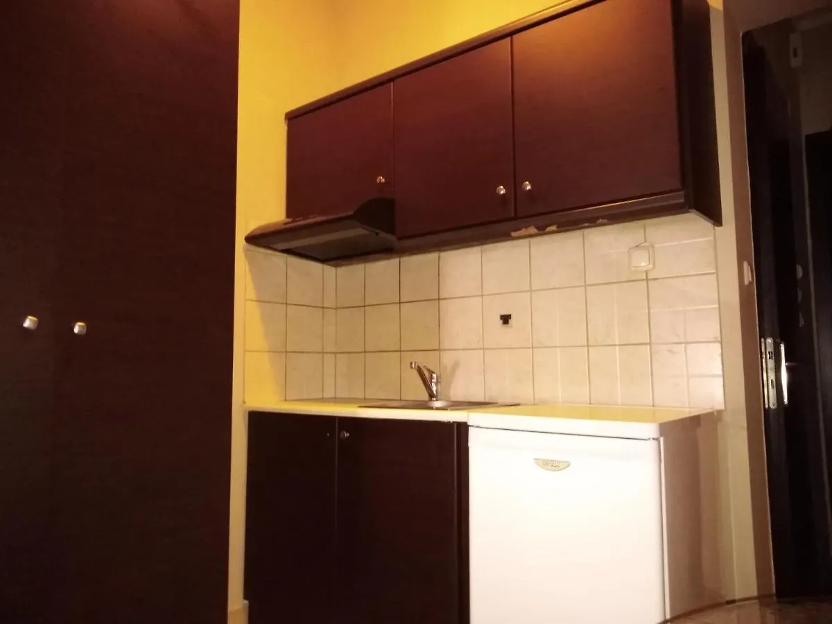 Seventeen Rooms Peraia  Apartment